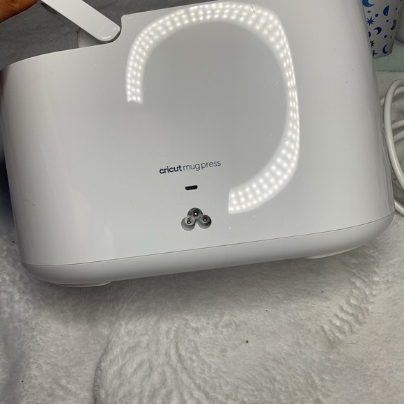 Cricut Mug Press in White and Mint - Picture 7 of 16